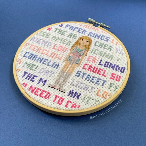Taylor Swift Eras Tour 'Lover' Costume Cross-Stitch Embroidery Loop - Picture 2 of 3